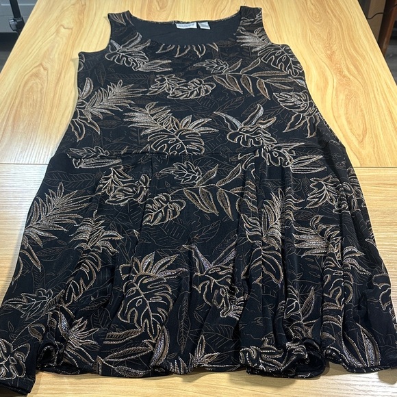 Chico’s travelers Black and Gold Leaf Pattern Dress size 2 XL - Picture 2 of 8